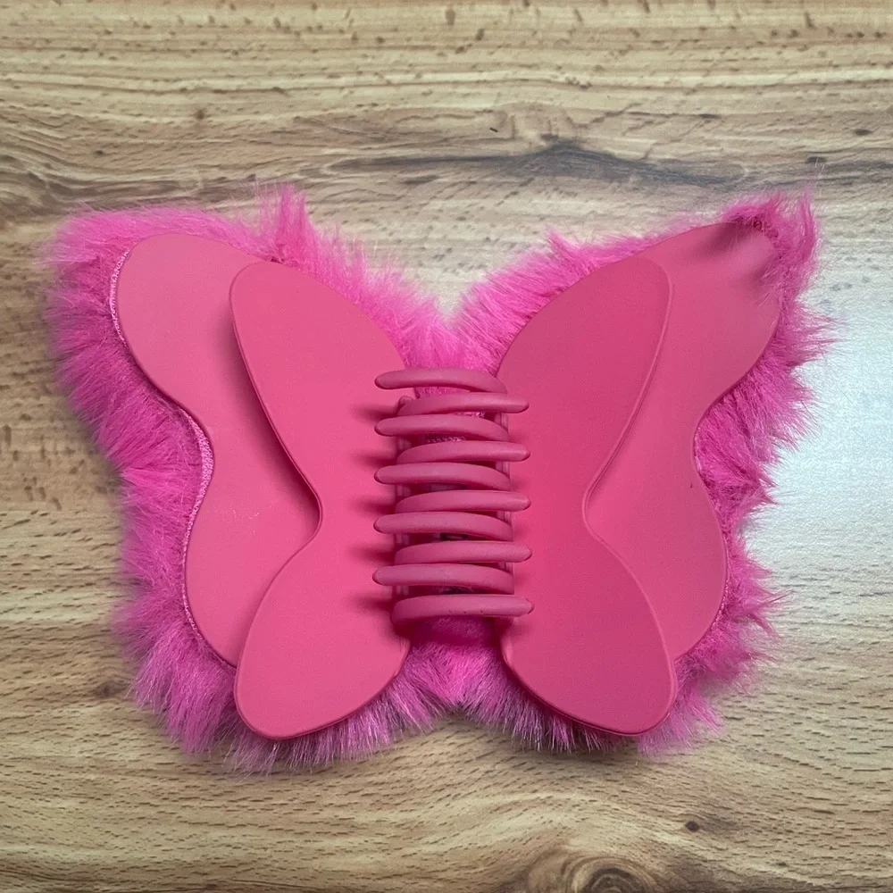 Oversized Butterfly Hair Clip
